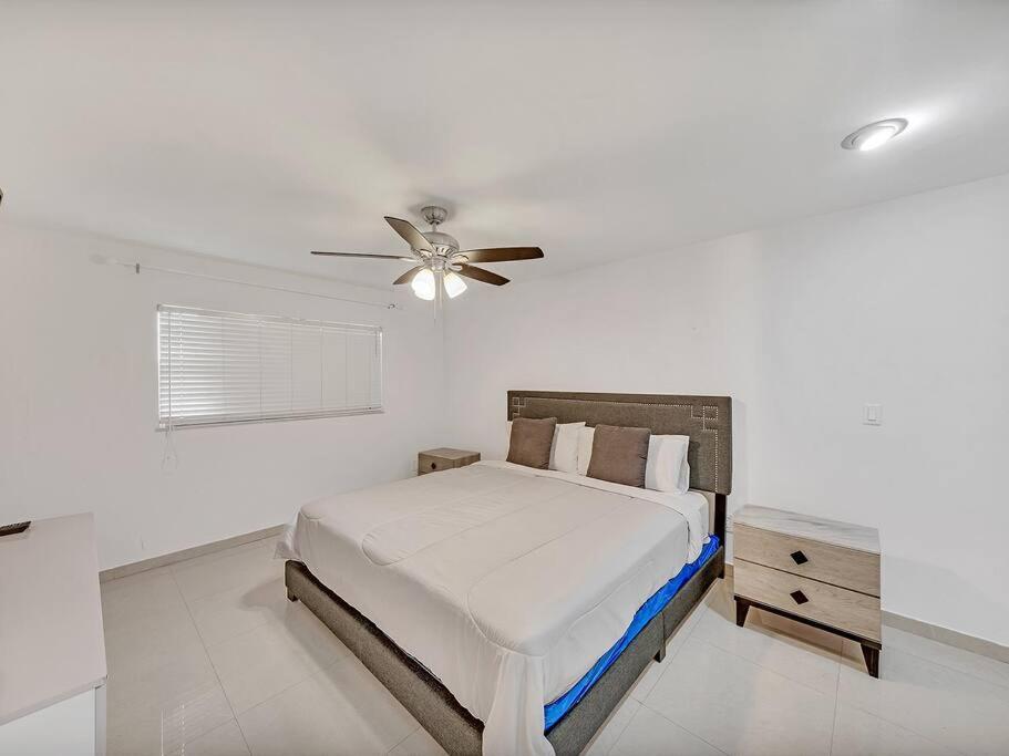 Supervilla - Lakefront - Sunsets, Kayaks, Grill Fort Lauderdale Buitenkant foto