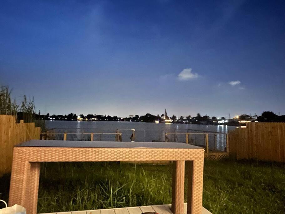 Supervilla - Lakefront - Sunsets, Kayaks, Grill Fort Lauderdale Buitenkant foto