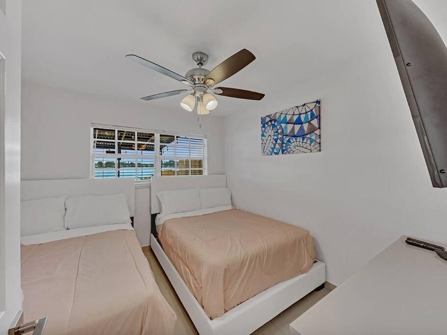 Supervilla - Lakefront - Sunsets, Kayaks, Grill Fort Lauderdale Buitenkant foto