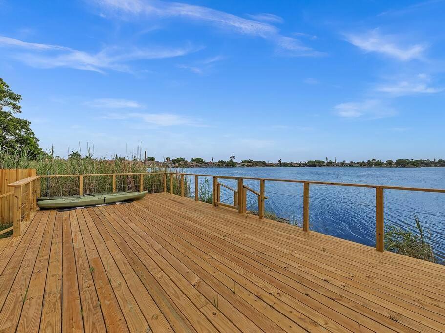 Supervilla - Lakefront - Sunsets, Kayaks, Grill Fort Lauderdale Buitenkant foto