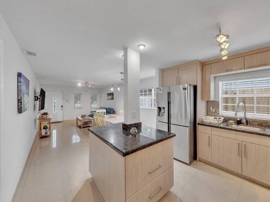 Supervilla - Lakefront - Sunsets, Kayaks, Grill Fort Lauderdale Buitenkant foto