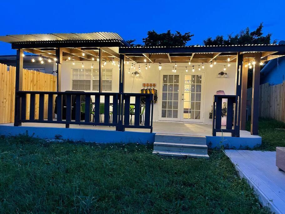 Supervilla - Lakefront - Sunsets, Kayaks, Grill Fort Lauderdale Buitenkant foto