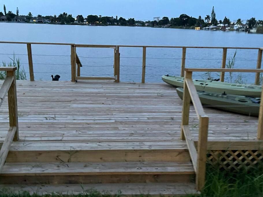 Supervilla - Lakefront - Sunsets, Kayaks, Grill Fort Lauderdale Buitenkant foto