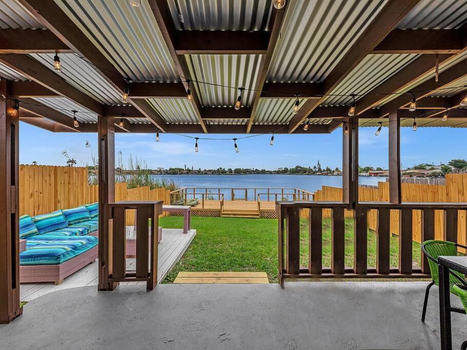 Supervilla - Lakefront - Sunsets, Kayaks, Grill Fort Lauderdale Buitenkant foto