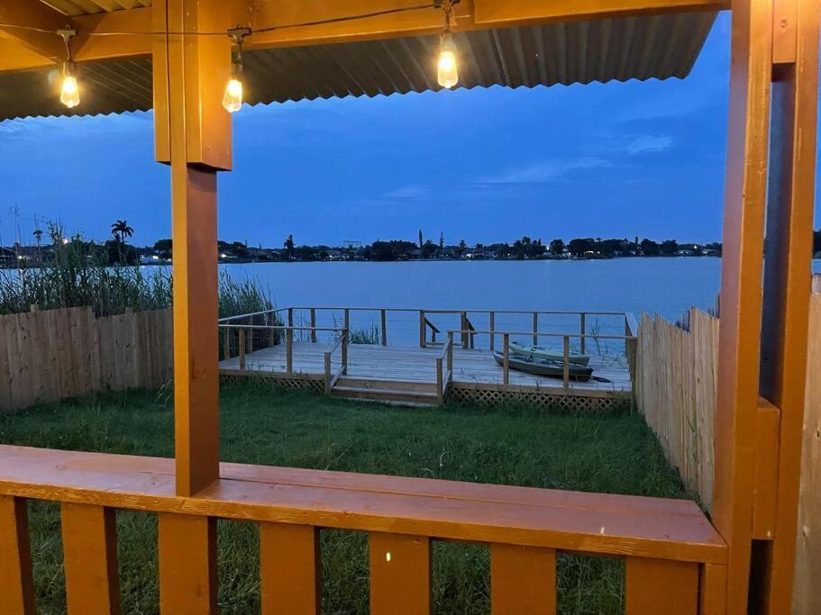 Supervilla - Lakefront - Sunsets, Kayaks, Grill Fort Lauderdale Buitenkant foto